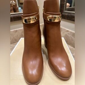 Michael Kors Darcy Heeled Bootie Boots NIW Brown leather Gold accents 9M